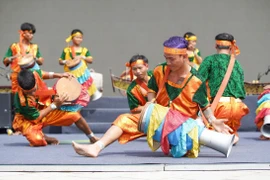 Múa trống Chhay-dăm. (Nguồn: Báo Tây Ninh)