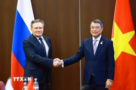 Thủ tướng Lê Minh Hưng tiếp ông Alexey Likhachev, Tổng Giám đốc Tập đoàn Năng lượng Nguyên tử Quốc gia Liên bang Nga (Rosatom). (Ảnh: Dương Giang/TTXVN)