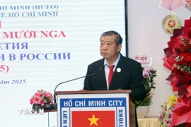 Ông Hoàng Minh Nhân, Chủ tịch Hội hữu nghị Việt Nam-Nga Thành phố Hồ Chí Minh, ôn lại ý nghĩa Cách mạng Tháng Mười Nga. (Ảnh: Xuân Khu/TTXVN)