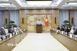 Chủ tịch Quốc hội Trần Thanh Mẫn tiếp ông Hagiuda Koichi, Quyền Tổng Thư ký Đảng Dân chủ Tự do Nhật Bản. (Ảnh: Doãn Tấn/TTXVN)