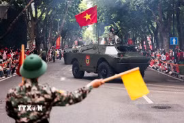 Các khối diễu binh, diễu hành trên đường phố Hà Nội trong Lễ tổng duyệt A80. (Ảnh: Bùi Cương Quyết/TTXVN)