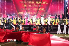 Các tiết mục văn nghệ đặc sắc tại chương trình. (Ảnh: Trọng Đức/TTXVN)