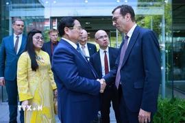 Thủ tướng Phạm Minh Chính thăm Tổng Công ty Đường sắt Pháp. (Ảnh: Dương Giang/TTXVN)