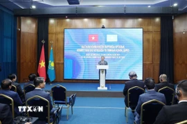 Tổng Bí thư Tô Lâm phát biểu về chính sách tại Học viện Hành chính Công trực thuộc Tổng thống Kazakhstan. (Ảnh: Thống Nhất/TTXVN)