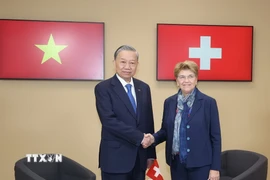 Tổng Bí thư, Chủ tịch nước Tô Lâm gặp song phương Tổng thống Thụy Sĩ Viola Amherd nhân dịp tham dự Hội nghị cấp cao Pháp ngữ lần thứ 19, sáng 5/10/2024 (giờ địa phương), tại thủ đô Paris. (Ảnh: Trí Dũng/TTXVN)