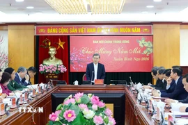 Ông Lê Minh Trí, Ủy viên Bộ Chính trị, Bí thư Trung ương Đảng, Trưởng Ban Nội chính Trung ương, Phó Trưởng Ban Thường trực Ban Chỉ đạo Trung ương về phòng chống lãng phí, tiêu cực chủ trì cuộc họp. (Ảnh: Phương Hoa/TTXVN)