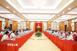 Tổng Bí thư Tô Lâm chủ trì cuộc làm việc của Bộ Chính trị với Ban Thường vụ Đảng ủy các cơ quan Đảng Trung ương. (Ảnh: Thống Nhất/TTXVN)