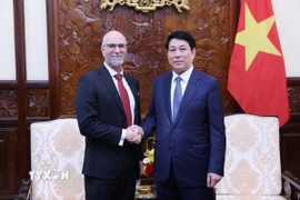 Chủ tịch nước Lương Cường tiếp Đại sứ Canada tại Việt Nam Shawn Steil đến chào từ biệt. (Ảnh: Lâm Khánh/TTXVN)