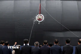 Lễ hạ thủy tàu ngầm tấn công đầu tiên thuộc lớp 3.600 tấn tại Geoje, Hàn Quốc, ngày 22/10/2025. (Ảnh: Yonhap/TTXVN)