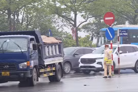 Giao thông ở các cửa ngõ Thủ đô Hà Nội ùn ứ trong ngày đầu nghỉ lễ