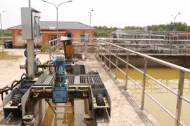 Hồi tháng 4/2024, thiết bị, máy móc có dấu hiệu bị hoen gỉ sau nhiều năm dự án chưa đi vào hoạt động. (Ảnh: Nguyên Lý/TTXVN)