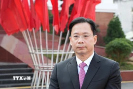 Đồng chí Hoàng Văn Nghiệm, Bí thư Tỉnh ủy Sơn La, Trưởng Đoàn đại biểu Đảng bộ tỉnh, trả lời phỏng vấn. (Ảnh: Nguyễn Cường/TTXVN)