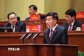 Đồng chí Nguyễn Mạnh Cường, Ủy viên Trung ương Đảng, Phó Bí thư Thường trực Đảng ủy, Thứ trưởng Bộ Ngoại giao, tham luận về vấn đề “Chủ động, tích cực thực hiện nhiệm vụ trọng yếu, thường xuyên là đẩy mạnh đối ngoại, hội nhập quốc tế, phục vụ các mục tiêu chiến lược của đất nước.” (Ảnh: TTXVN)