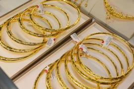 Vàng trang sức bày bán tại Công ty DOJI. (Ảnh: Trần Việt/TTXVN)