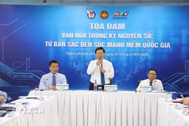 Ông Trần Thanh Lâm, Ủy viên Trung ương Đảng, Phó Trưởng Ban Tuyên giáo và Dân vận Trung ương chủ trì tọa đàm. (Ảnh: Hữu Duyên/TTXVN)