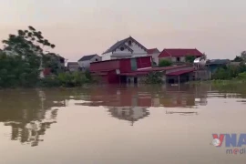 Bắc Ninh: Ấm áp tình người giữa mênh mông biển nước