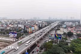 Vành đai 3 trên cao đoạn Ngọc Hồi-Giải Phóng cho thấy dòng xe di chuyển ổn định, giao thông giữ nhịp lưu thông tốt. (Ảnh: Phạm Kiên/TTXVN)