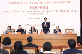 Bí thư Thành ủy Hà Nội Nguyễn Duy Ngọc và các ứng cử viên đại biểu Quốc hội tại hội nghị tiếp xúc cử tri. (Nguồn: Ủy ban Nhân dân thành phố Hà Nội)