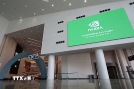 Video về chip AI của Nvidia tại triển lãm điện tử tiêu dùng CES ở Las Vegas, Nevada, Mỹ, ngày 5/1/2026. (Ảnh: Yonhap/TTXVN)
