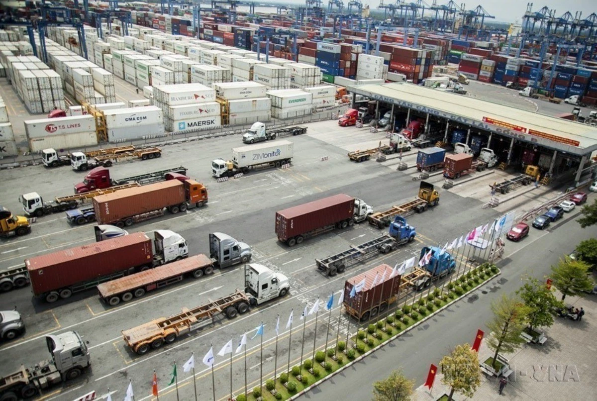 Kim loại tăng giá, chi phí vận tải xây dựng tăng cao trước biến động giá xăng dầu