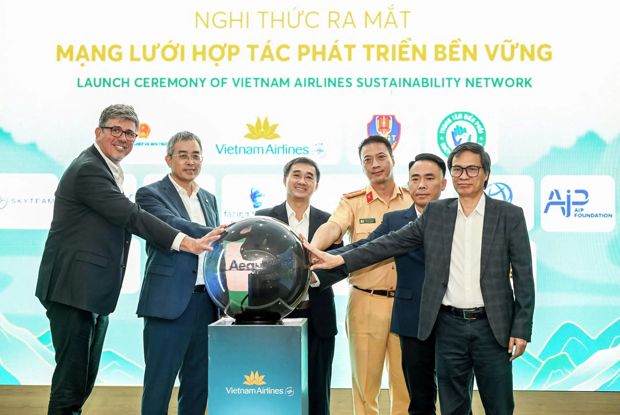 Vietnam Airlines khởi xướng kết nối phát triển bền vững vì tương lai xanh