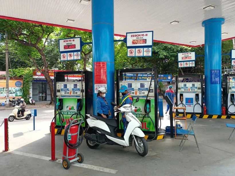 Thứ trưởng Bộ Công Thương cam kết đảm bảo nguồn cung xăng dầu hết tháng 4