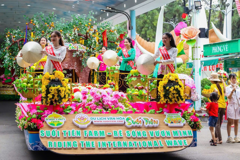 Nhiều hoạt động hấp dẫn tại Lễ hội Trái cây Nam Bộ 2025