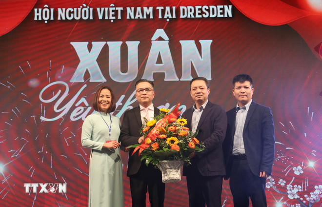 ttxvn-tet-am-ap-trong-cong-dong-nguoi-viet-tai-dresden-8568130-3.jpg