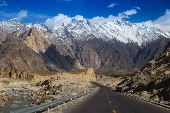 (Ảnh: Getty images) karakoram-highway.jpg