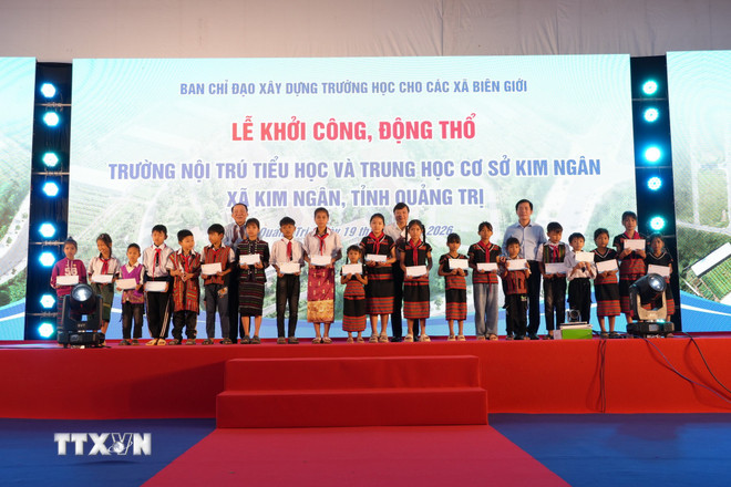 ttxvn-quang-tri-dong-loat-khoi-cong-11-truong-noi-tru-lien-cap-vung-bien-gioi-8650018.jpg