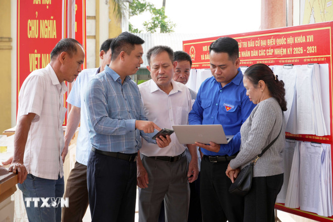 ttxvn-bau-cu-quoc-hoi-va-hdnd-ha-tinh-ung-dung-cong-nghe-nham-tao-thuan-loi-cho-cu-tri-trong-bau-cu-8610051-3.jpg