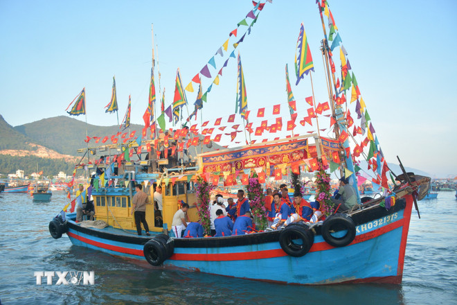 ttxvn-le-hoi-cau-ngu-net-dep-van-hoa-bien-dao-dac-sac-8670847.jpg