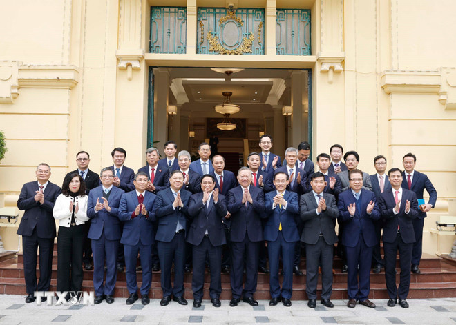 ttxvn-tong-bi-thu-lam-viec-voi-cac-dai-su-truong-co-quan-dai-dien-viet-nam-o-nuoc-ngoai-8550595-7.jpg
