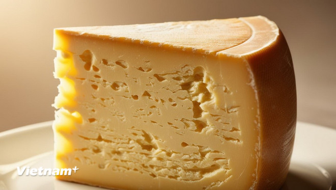 4 thực phẩm giàu cholesterol những vẫn tốt cho người bị mỡ máu vnp-pho-mai.jpg