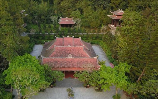 chau-huyen-khong-son-thuong.jpg