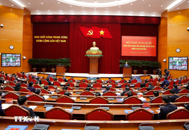 O secretário-geral To Lam faz um discurso. (Foto: Thong Nhat/VNA) ttxvn-hoi-nghi-toan-quoc-tong-ket-cong-tac-phong-chong-tham-nhung-lang-phi-tieu-cuc-nhiem-ky-dai-hoi-xiii-8464166-11.jpg