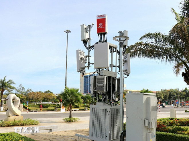 ファンランタップチャムの5G放送局。 (写真: グエン・タイン/VNA) ttxvn-5g.jpg
