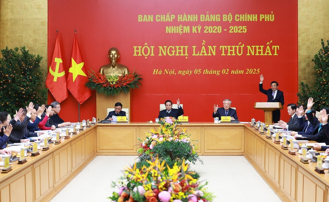 thu-tuong-chu-tri-hoi-nghi-lan-thu-nhat-ban-chap-hanh-dang-bo-chinh-phu-2.jpg