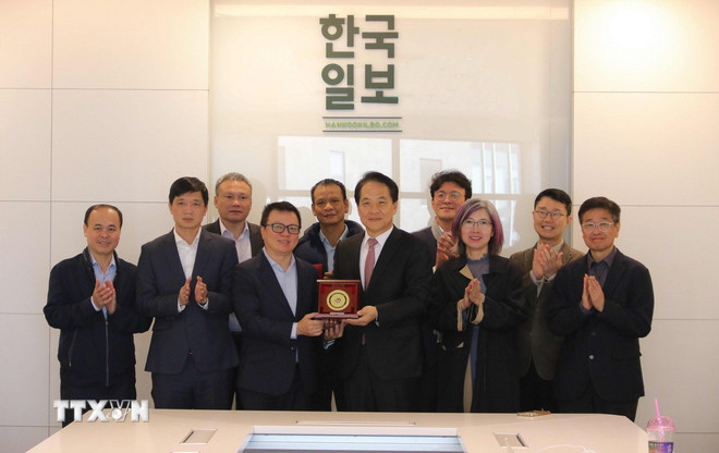 ttxvn-bao-chi-giua-viet-nam-va-han-quoc-trong-ky-nguyen-ai-8407503.jpg
