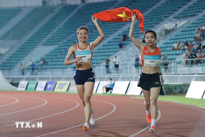 ttxvn-nguyen-thi-oanh-hcv-dien-kinh-noi-dung-5000m-nu.jpg