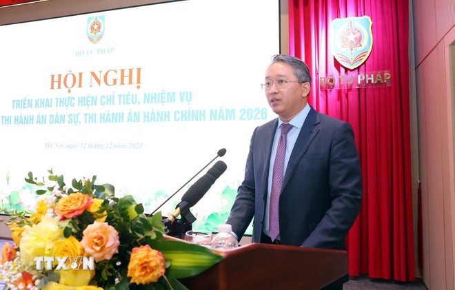 Le ministre de la Justice Nguyen Hai Ninh prononce un discours. Photo de : Pham Kien - VNA ttxvn-thi-hanh-an-dan-su-thi-hanh-an-hanh-chinh-nam-2026-8466643.jpg