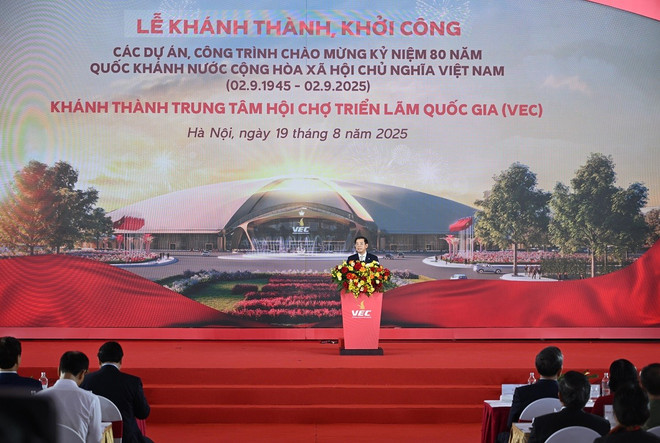 Ông Nguyễn Việt Quang - Phó Chủ tịch kiêm Tổng giám đốc Tập đoàn Vingroup phát biểu. anh4.jpg