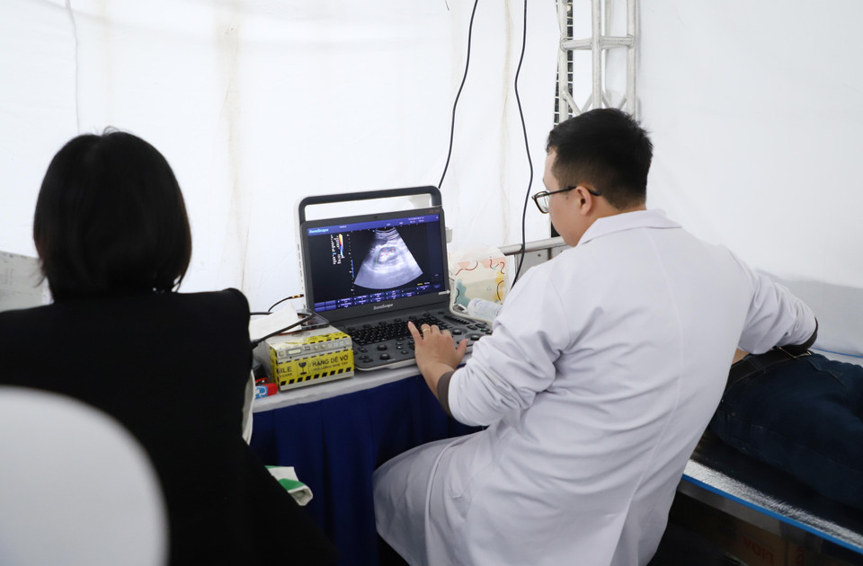 Trong bối cảnh ung thư đường tiêu hóa đang có xu hướng trẻ hóa, việc sàng lọc sớm, phát hiện sớm được xem là giải pháp then chốt nhằm giảm tỷ lệ bệnh nặng, tử vong, đồng thời giảm áp lực cho hệ thống y tế tuyến trên. (Ảnh: PV/Vietnam+)