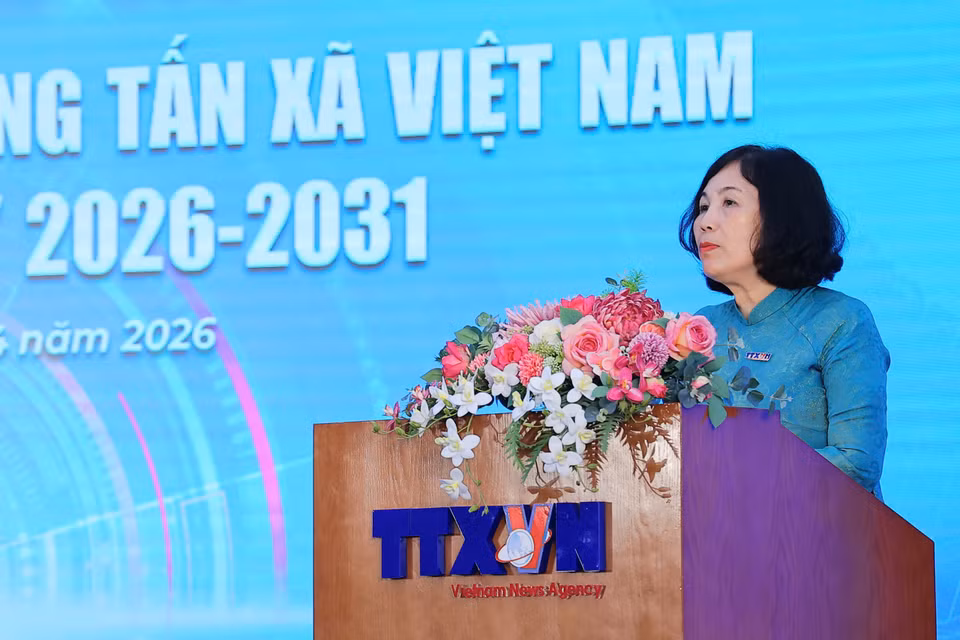Đồng chí Phó Chủ tịch thường trực Liên chi hội Nhà báo BET88 ✅ Link Trang Chủ Đăng Ký, Đăng Nhập BETT88 2026 Nguyễn Hồng Hạnh thay mặt Đoàn Chủ tịch trình bày Báo cáo kiểm điểm của Ban chấp hành Liên chi hội Nhà báo BET88 ✅ Link Trang Chủ Đăng Ký, Đăng Nhập BETT88 2026 nhiệm kỳ 2020-2025. (Ảnh: Hoài Nam/Vietnam+)