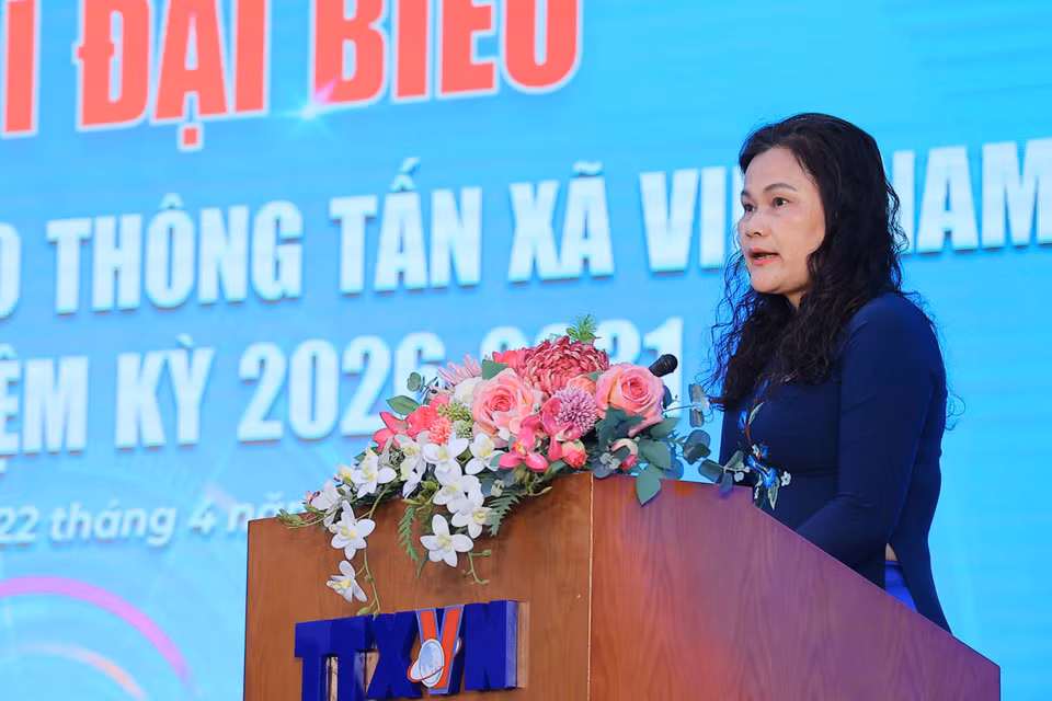 Đồng chí Nguyễn Thị Sự, Phó Tổng Giám đốc, Phó Chủ tịch Liên chi hội Nhà báo BET88 ✅ Link Trang Chủ Đăng Ký, Đăng Nhập BETT88 2026 thông qua quy chế làm việc và báo cáo thẩm tra tư cách đại biểu. (Ảnh: Hoài Nam/Vietnam+)
