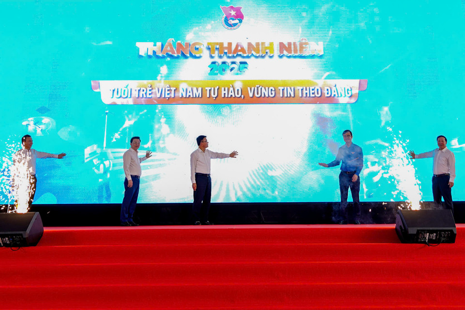 Ban tổ chức khởi động chương trình Tháng Thanh niên. (Ảnh: PV/Vietnam+)