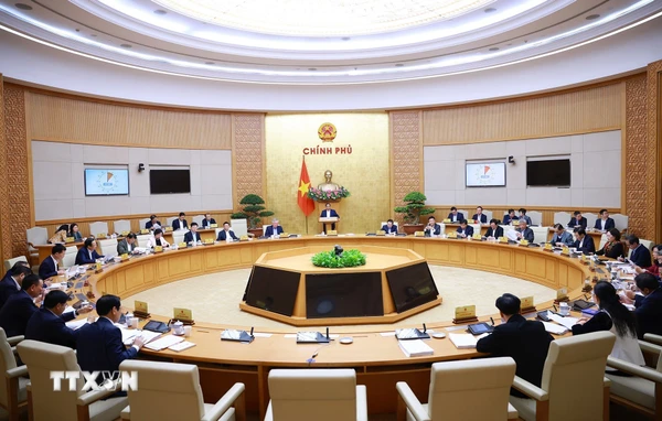 https://media.vietnamplus.vn/images/ed00acbe4ff06c35f07de5f38981739166f2201ac956f066645ae5483aa724310551c41efa1b57ebd54e4f496e0b29cee0ca76f44a35b5b1fd527c16570aaf2e8d2406b67422ba2211e461bf8768722a09706803f5d14759cde5252f02fb682058db261190b4d4ffeaa677e558889593/ttxvn-thu-tuong-chu-tri-phien-hop-chinh-phu-thuong-ky-thang-112025-06-2.jpg.webp