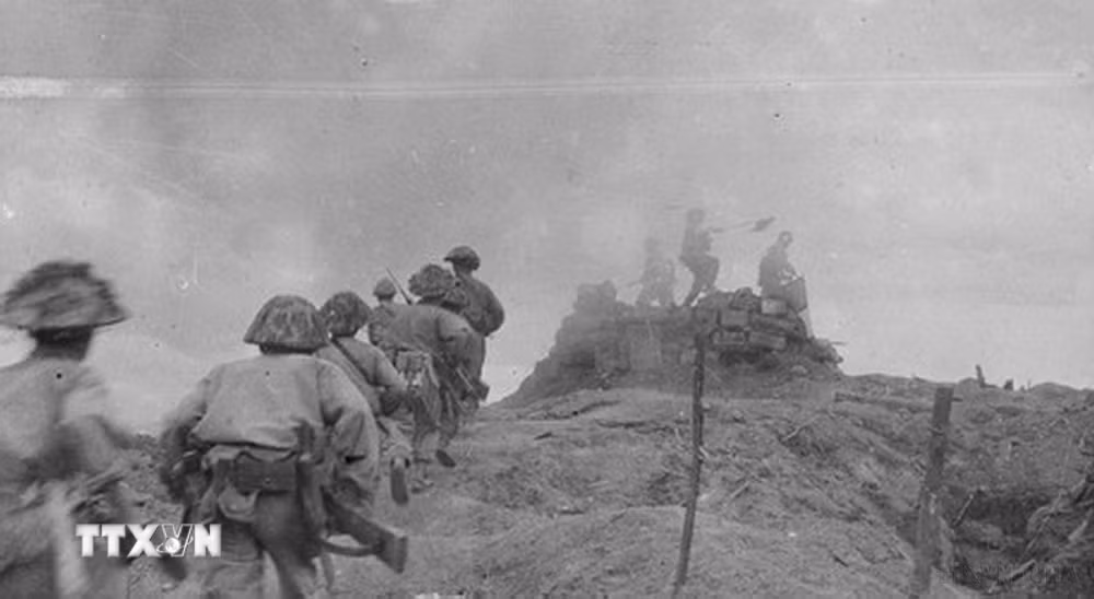 ttxvn-chien-thang-lich-su-dien-bien-phu-751954-ban-anh-hung-ca-vang-vong-mai-8741500-36.jpg
