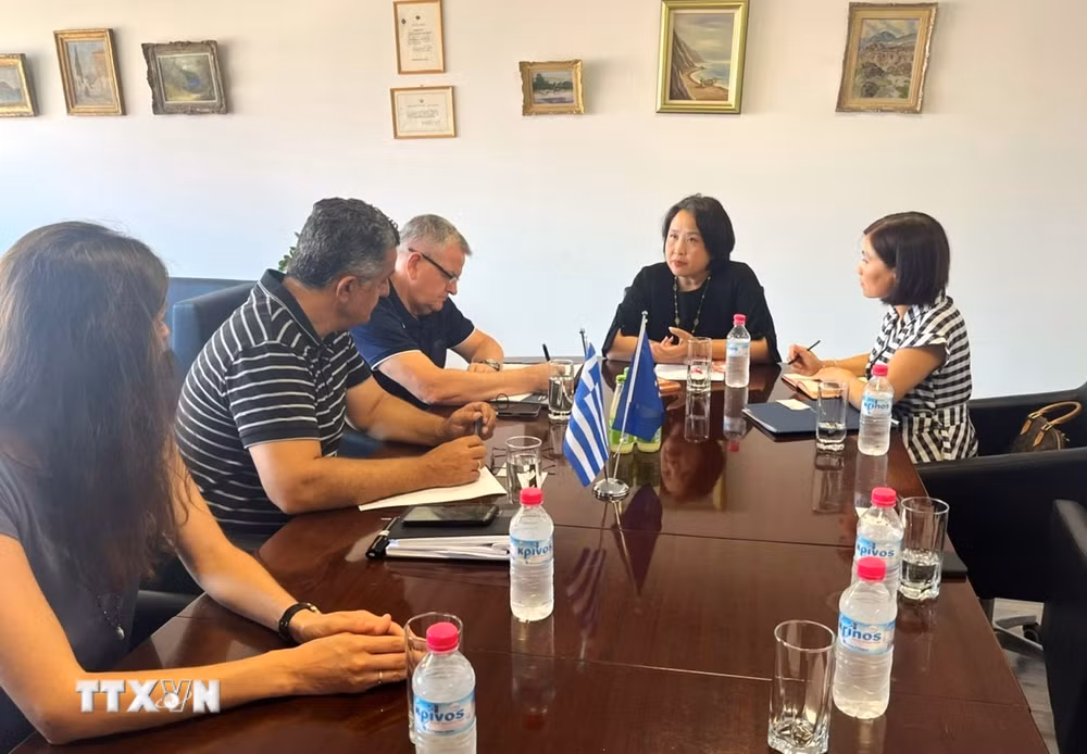 ttxvn-thuc-day-ket-noi-giua-viet-nam-voi-cac-dia-phuong-o-hy-lap-8889988-3.jpg