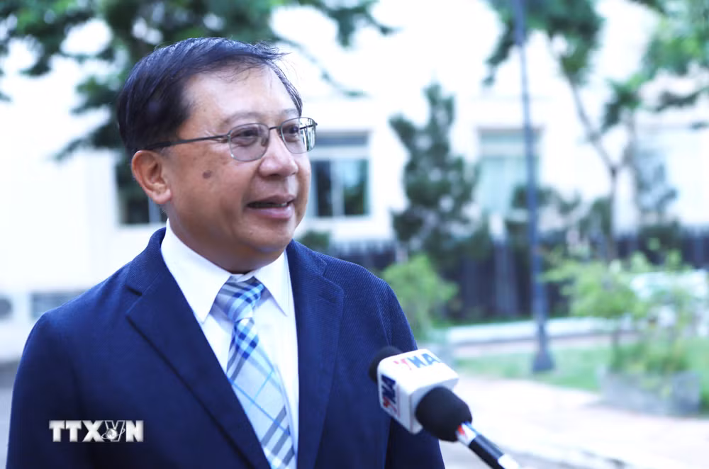 ttxvn-nhip-cau-ngon-ngu-giua-dong-chay-huu-nghi-dac-biet-viet-nam-lao-8843663-3.jpg